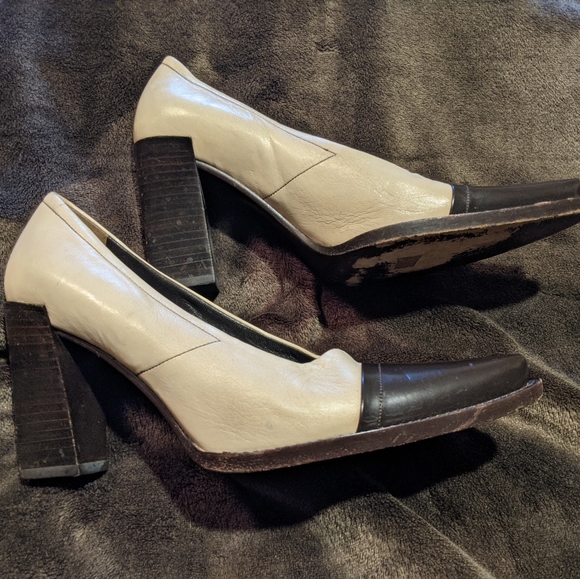 WOMENS PRADA SHOES - Picture 6 of 8